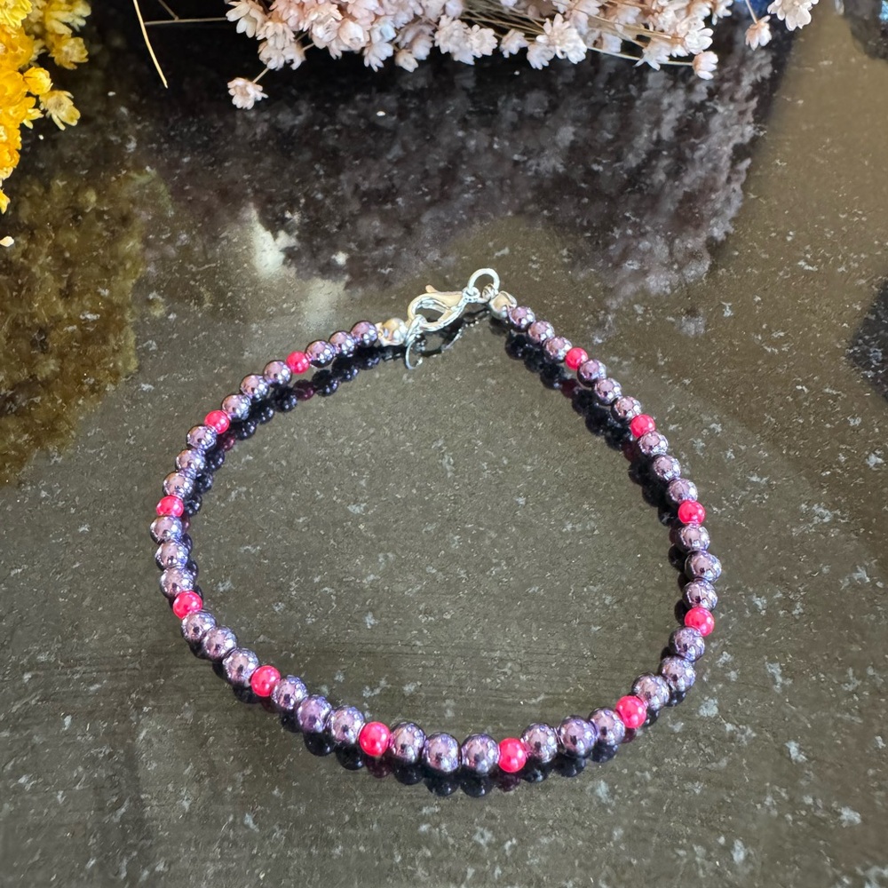 Anklet - Bracelet NWT Beaded Bracelet - Purple and Pink
